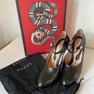Gucci Lesley Leather Mary Jane Pump